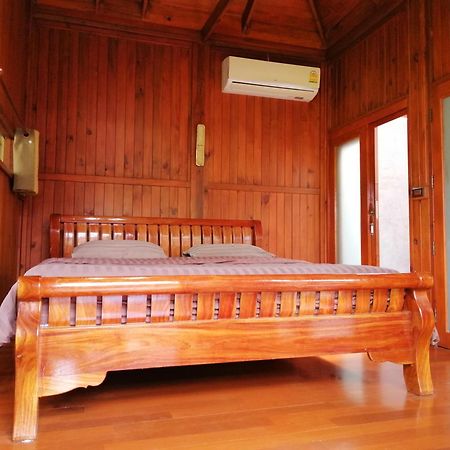 Wood House Pattaya Exterior foto