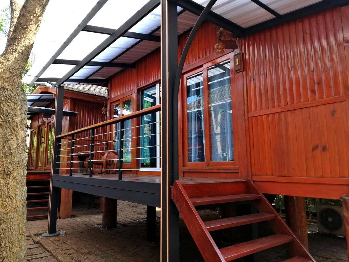 Wood House Pattaya Exterior foto
