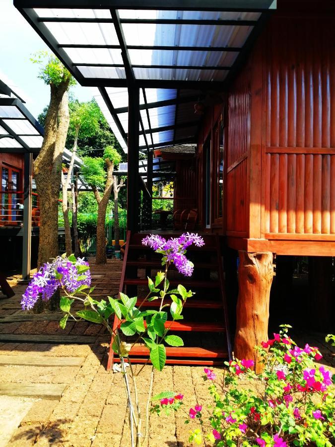 Wood House Pattaya Exterior foto
