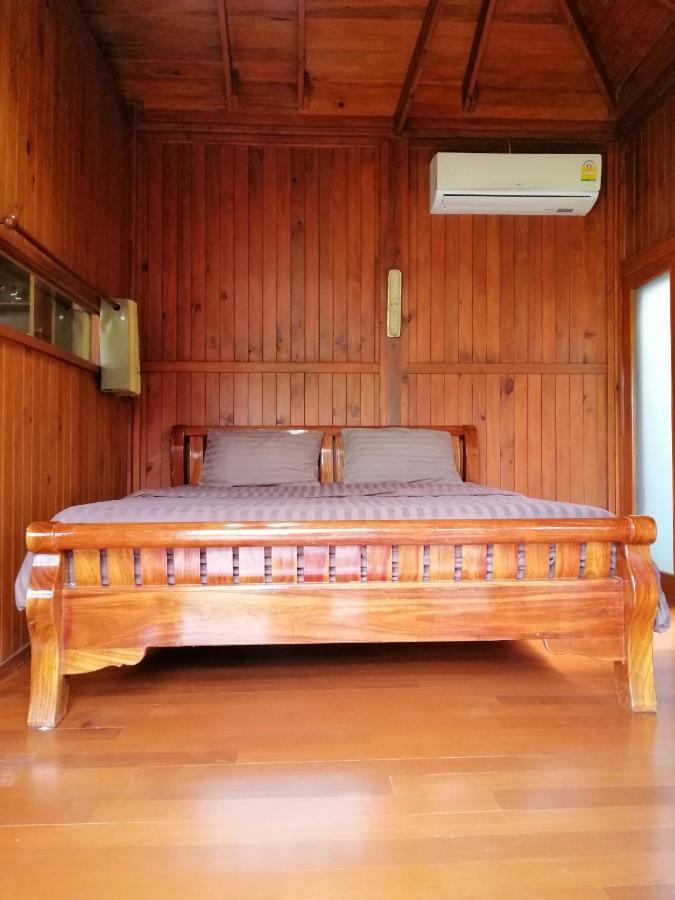 Wood House Pattaya Exterior foto