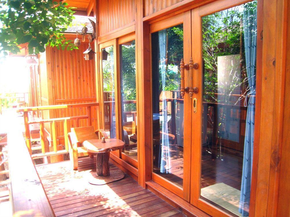 Wood House Pattaya Exterior foto