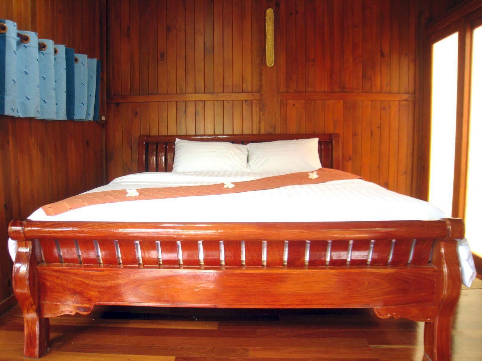 Wood House Pattaya Exterior foto