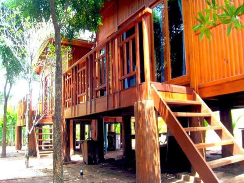 Wood House Pattaya Exterior foto